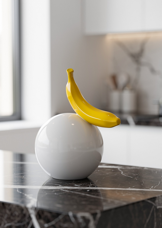 פסל בננה על כדור